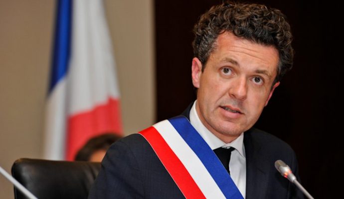 Christophe Béchu retire son soutien à François Fillon