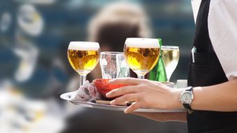Pour faire face à la pénurie de mains d’œuvre, bars et restaurants organisent un job dating à Angers le 13 juillet