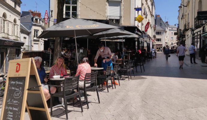 La ville autorise les bars et restaurants à étendre leur terrasse