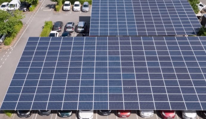 Les ombrières photovoltaïques de parking vont se développer en Maine-et-Loire