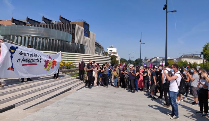 Entre 150 et 200 manifestants contre le squat de l’Alvarium