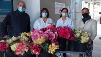 Un horticulteur offre 500 bouquets de fleurs au CHU d’Angers